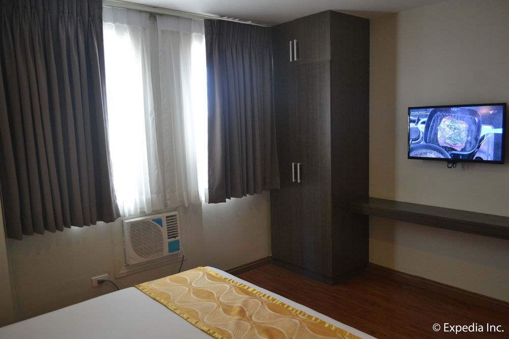 Vista Real Hotel Tagaytay City Exterior foto